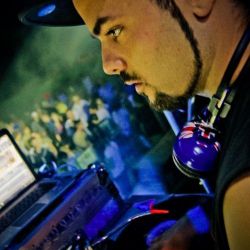 djsinic